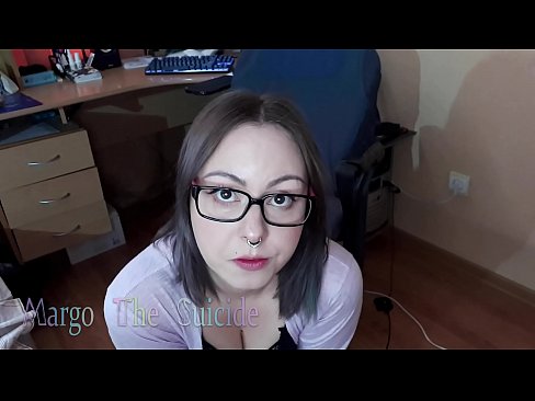 ❤️ Kynþokkafull stelpa með gleraugu sýgur dildó djúpt á myndavélinni Fjandinn myndband á is.fotonovelasxxx.ru